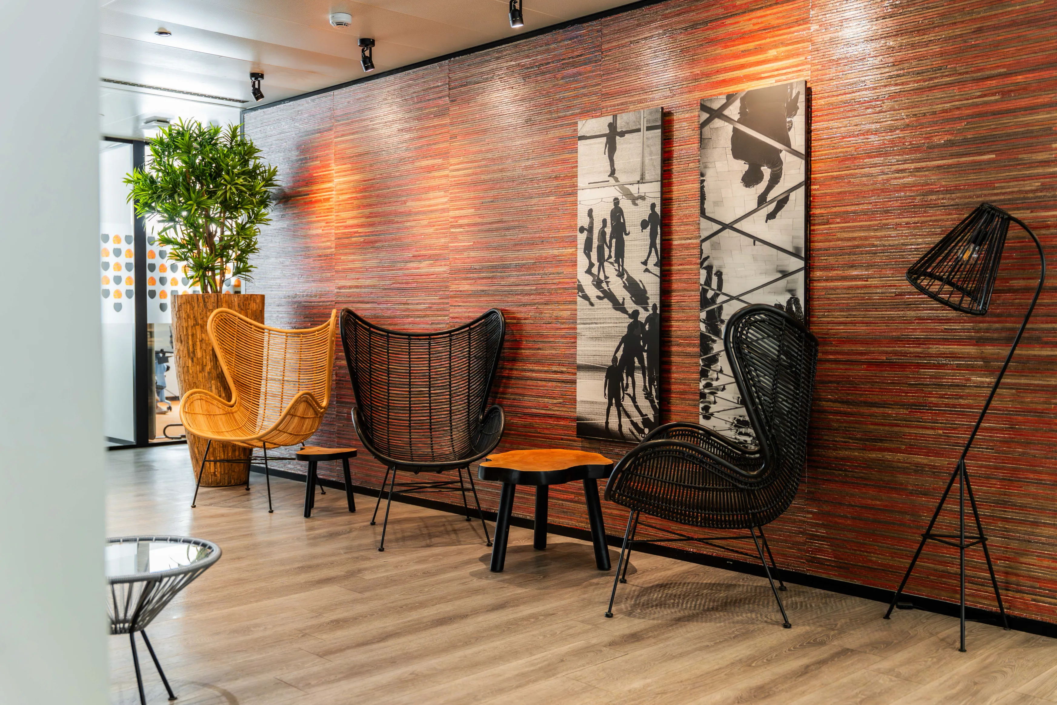 Meeting and work area at Tribes Brussels European Quarter